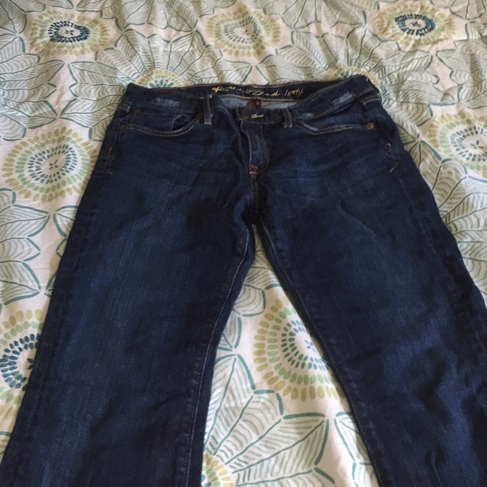 Ruehl size 28 L33 stretch flare jean barely worn